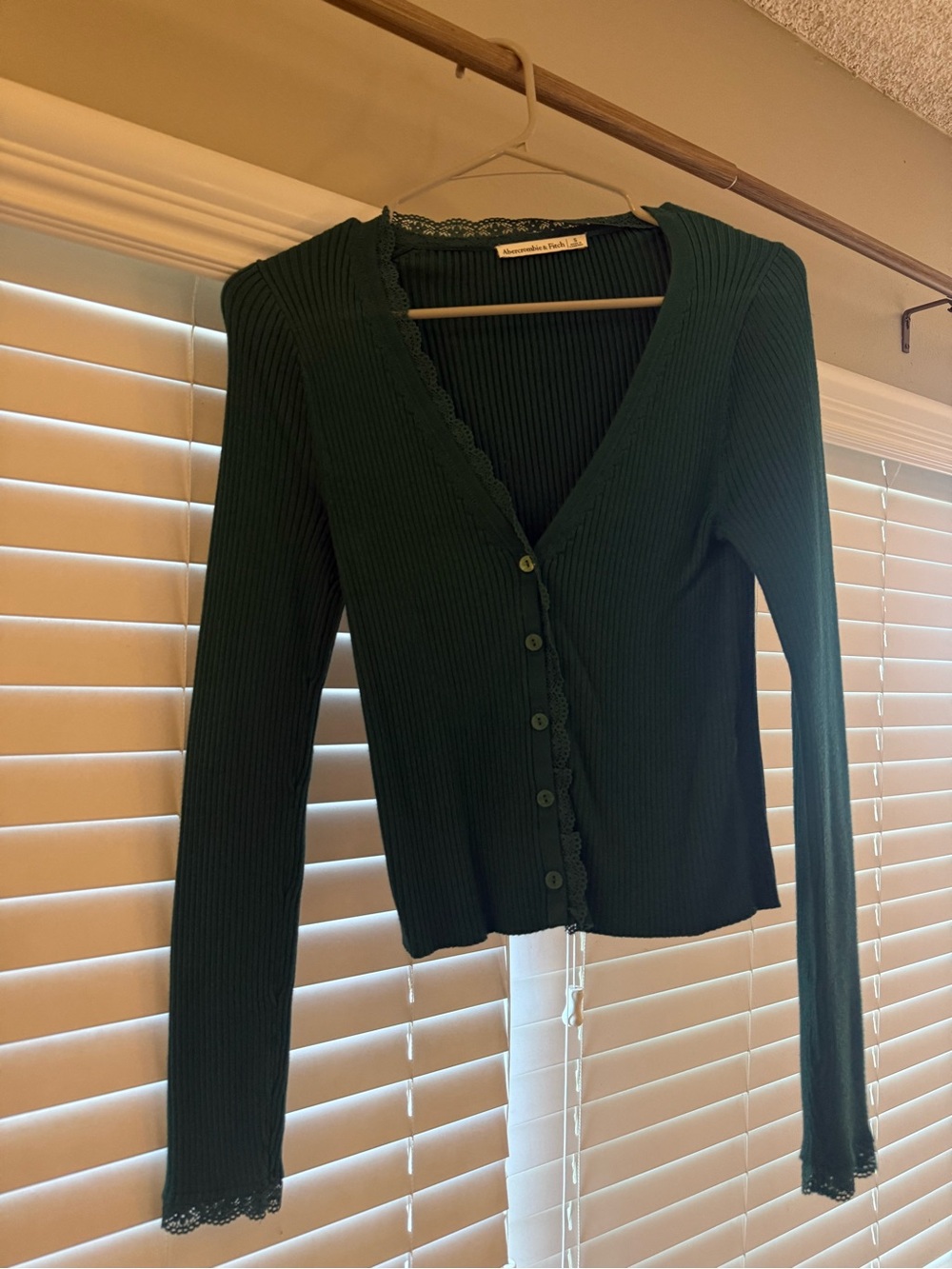 Abercrombie & Fitch Dark Green Ribbed V‑Neck Button Cardigan